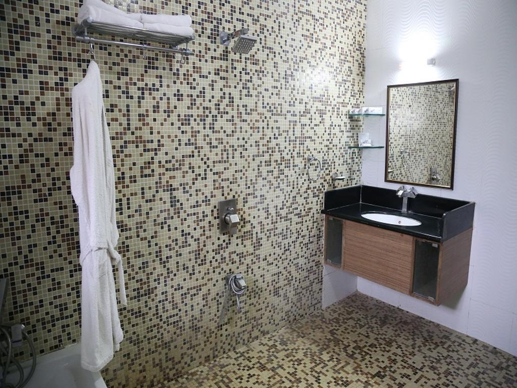 Leo Resorts Junagadh Ngoại thất bức ảnh