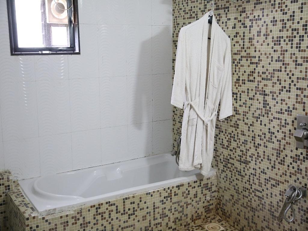 Leo Resorts Junagadh Ngoại thất bức ảnh