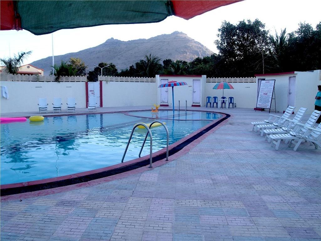 Leo Resorts Junagadh Ngoại thất bức ảnh